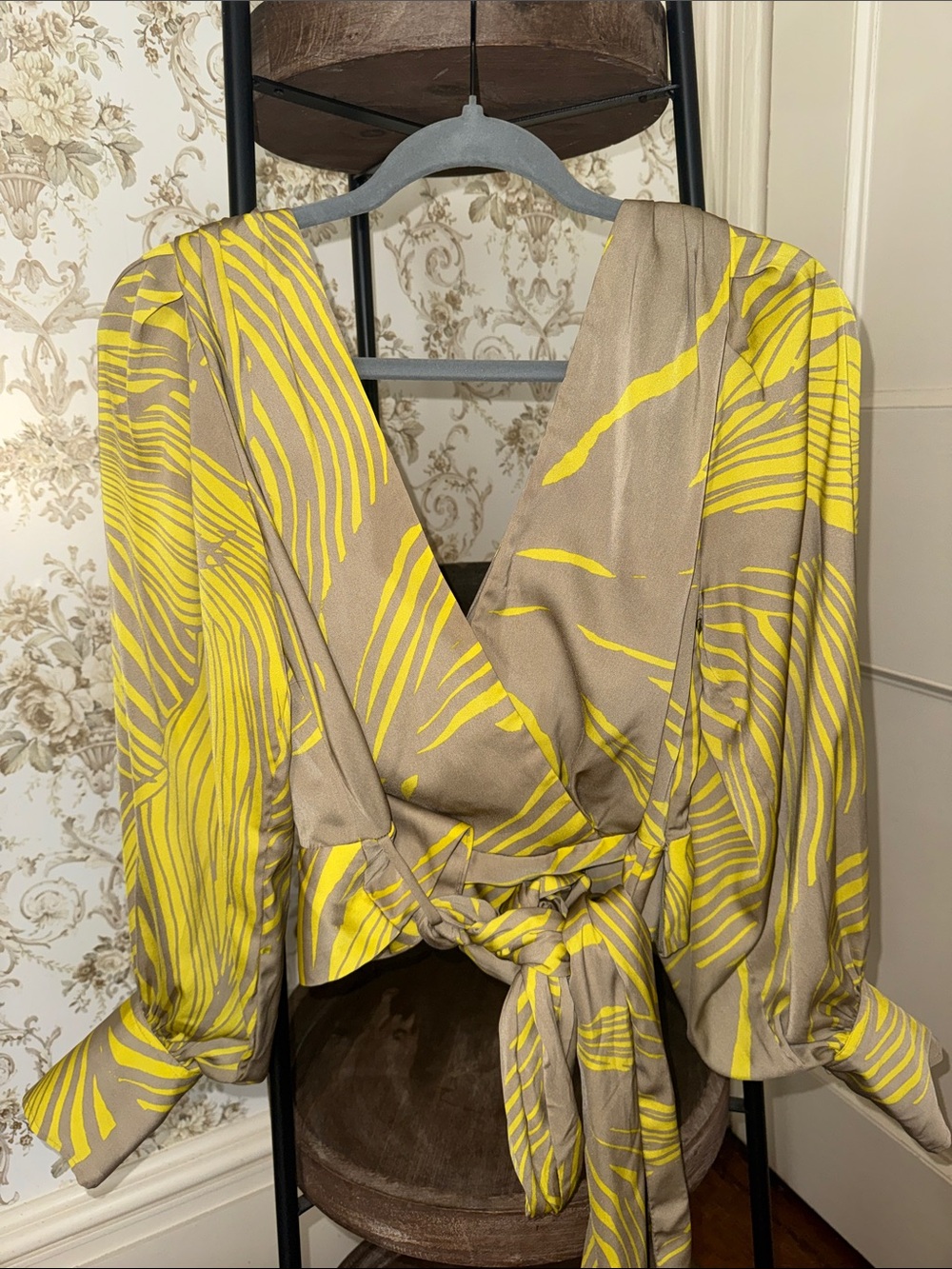 Banana Republic silky blouse